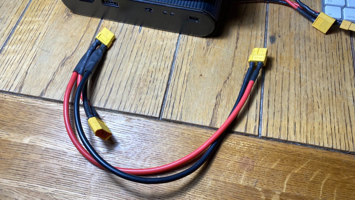 Thinkware U1000 and iVolt battery install and mod teardown