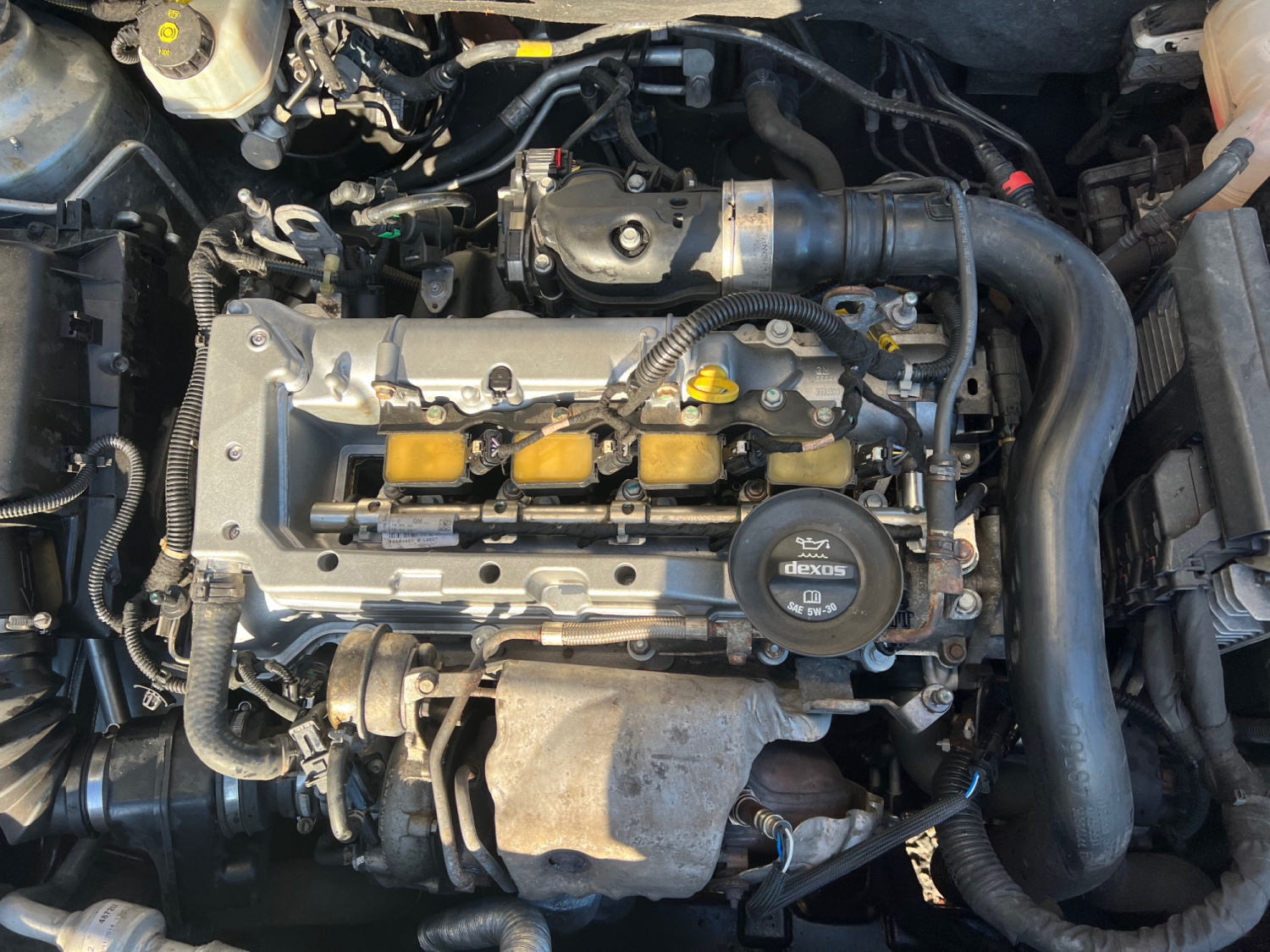 Vauxhall, Opel Insignia, Astra 1.6 SIDI A16XHT squealing noice, PCV valve, Camshaft seal noise fix.