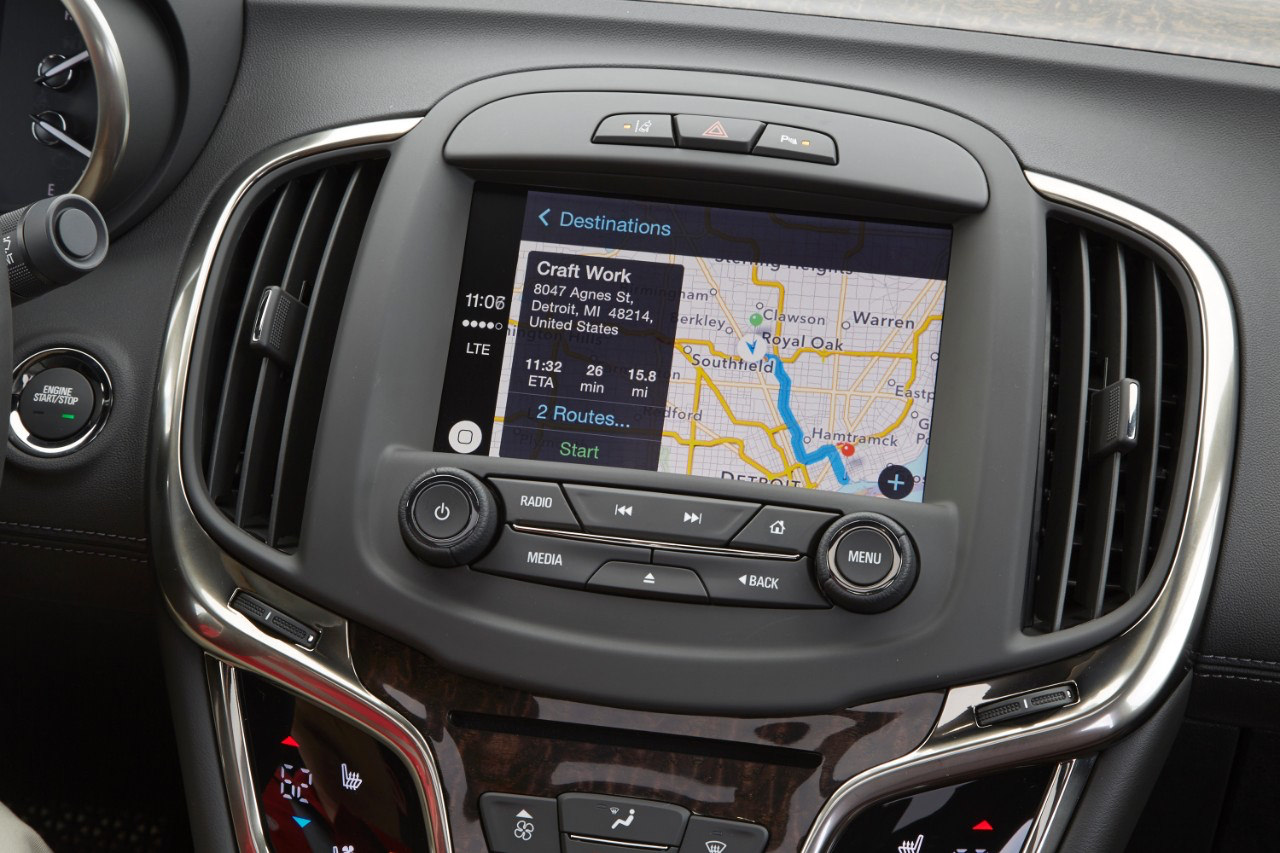 2016-Buick-LaCrosse-CarPlay-015.jpg